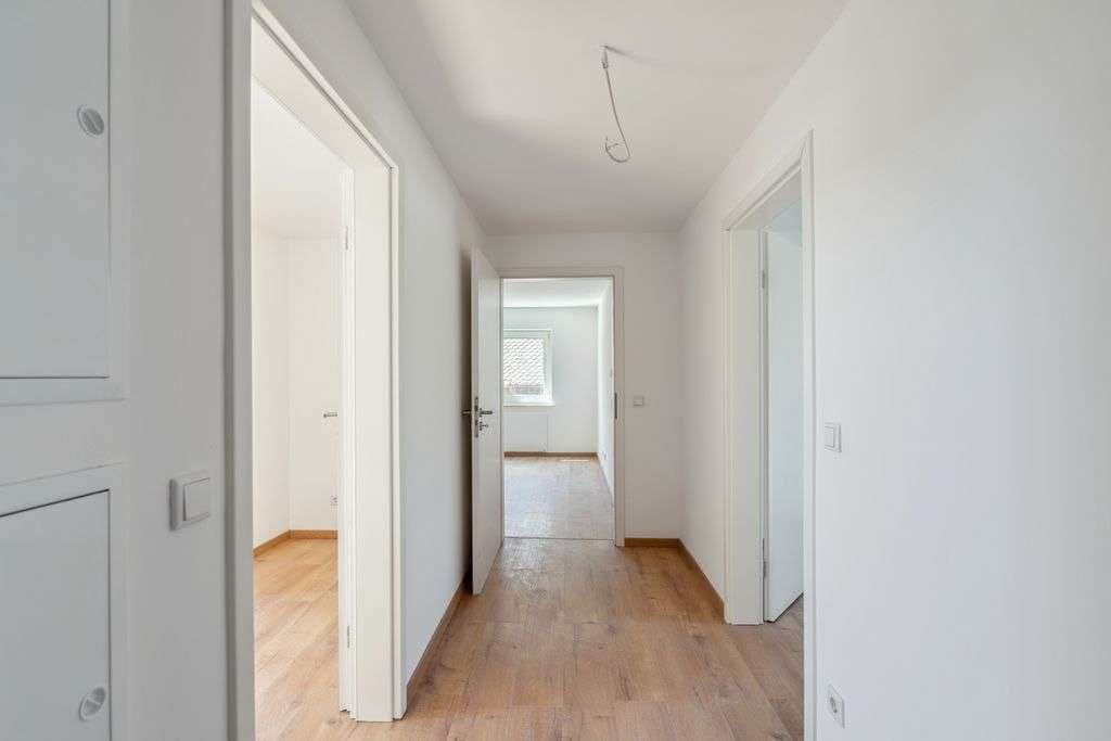 Immobilie in Lauf an der Pegnitz - Modernisierte Dachgeschosswohnung in Lauf/Simonshofen – stilvoll, effizient, rentabel - Bild 4