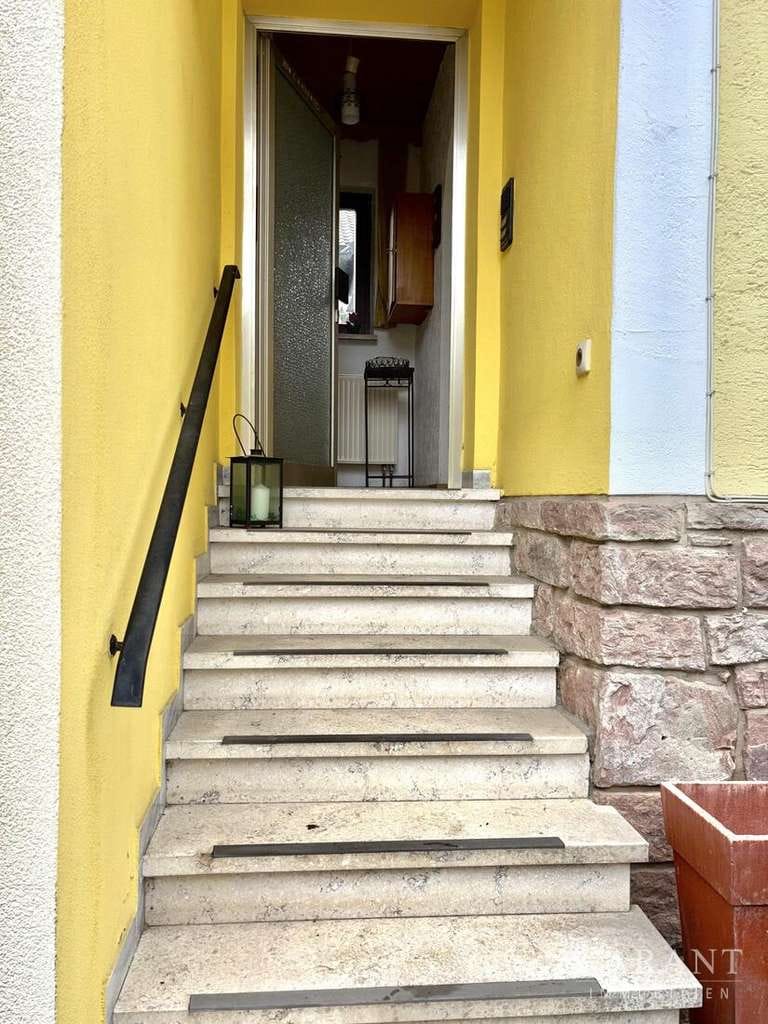 Immobilie in Gemünden am Main - Gemütliches Einfamilienhaus mit Garten und Dachterrasse - Bild 4