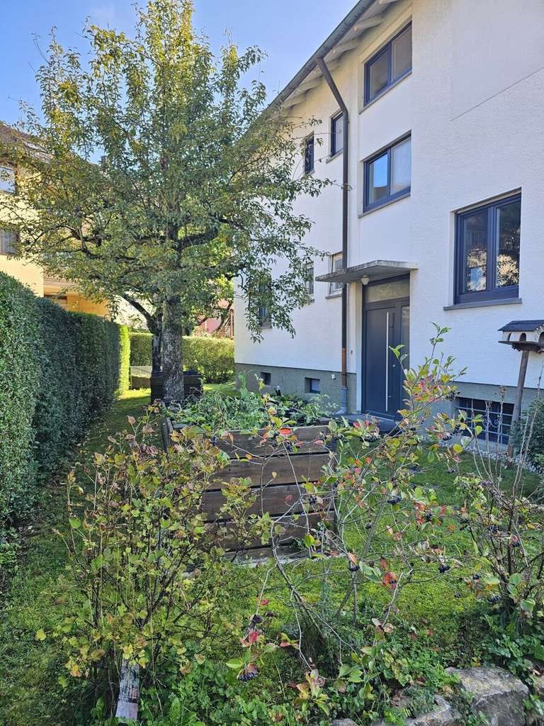 Immobilie in Kämpfelbach - **Kämpfelbach-Ersingen, modernisiertes 1-2 Familien-Haus mit Ausbaupotential, Garten u. 3 Garagen** - Bild 3