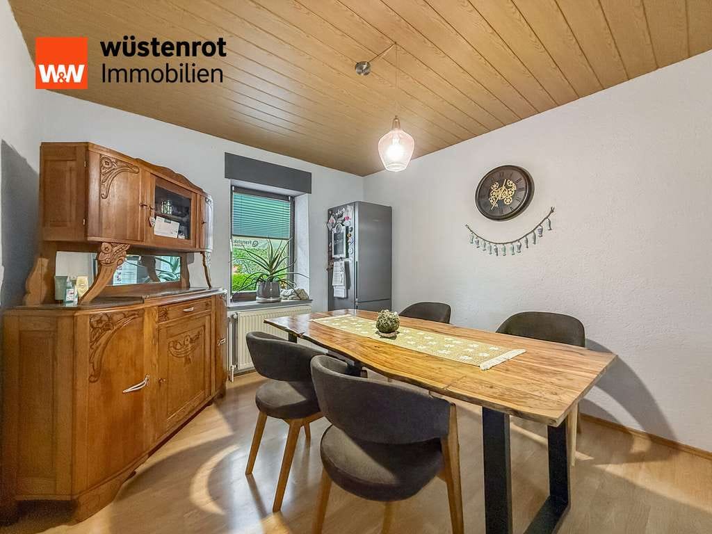 Immobilie in Merchweiler - Einziehen statt renovieren – Einfamilienhaus mit Wintergarten, 2 Bädern und Garage - Bild 3