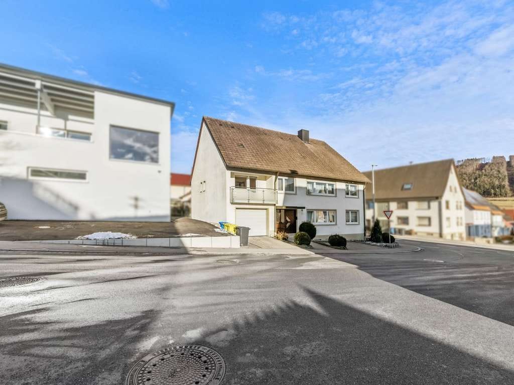 Immobilie in Rietheim-Weilheim - Dreifamilienhaus mit Leerstand und attraktivem Dachausbau-Potenzial in Rietheim-Weilheim - Bild 2