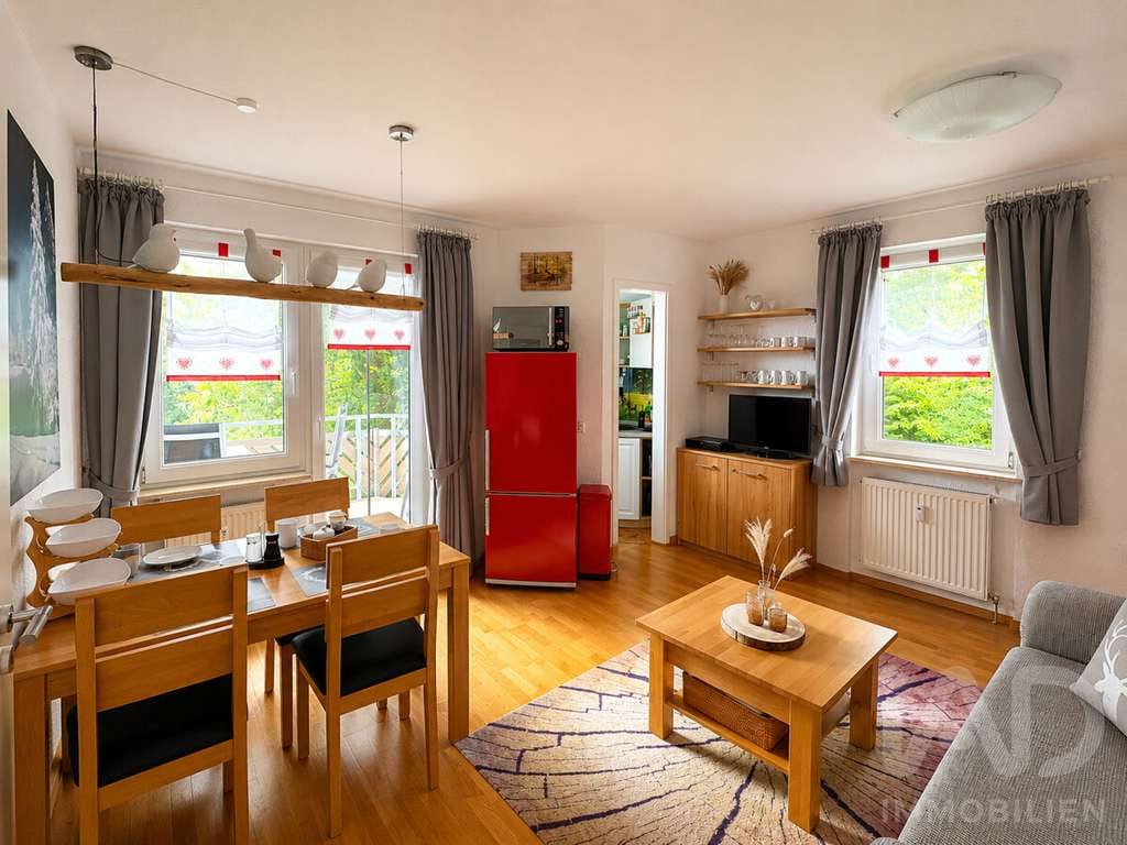 Immobilie in Todtnau - Logenplatz im Hochschwarzwald: 2-Zimmer Ferienwohnung mit Traumblick, Tiefgarage, komplett möbliert - Bild 3