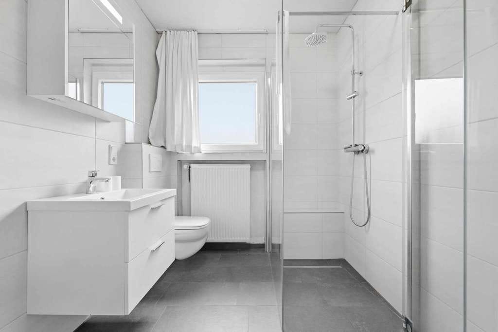 Immobilie in Wiefelstede - Naturnahes Wohnen mit Stadtanschluss!
Einfamilienhaus in ruhiger Feldrandlage - Bild 4