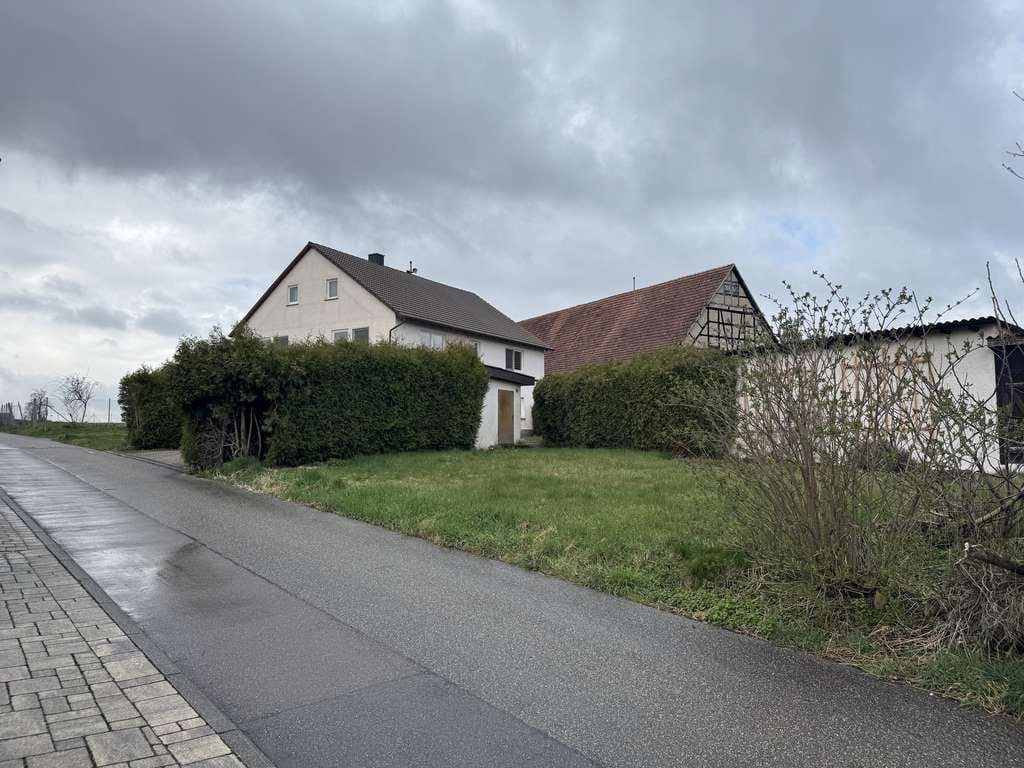 Immobilie in Kupferzell - Wohnhaus mit großen Scheunen, Nebengebäude und viel Platz für Ihr Gewerbe - Bild 3