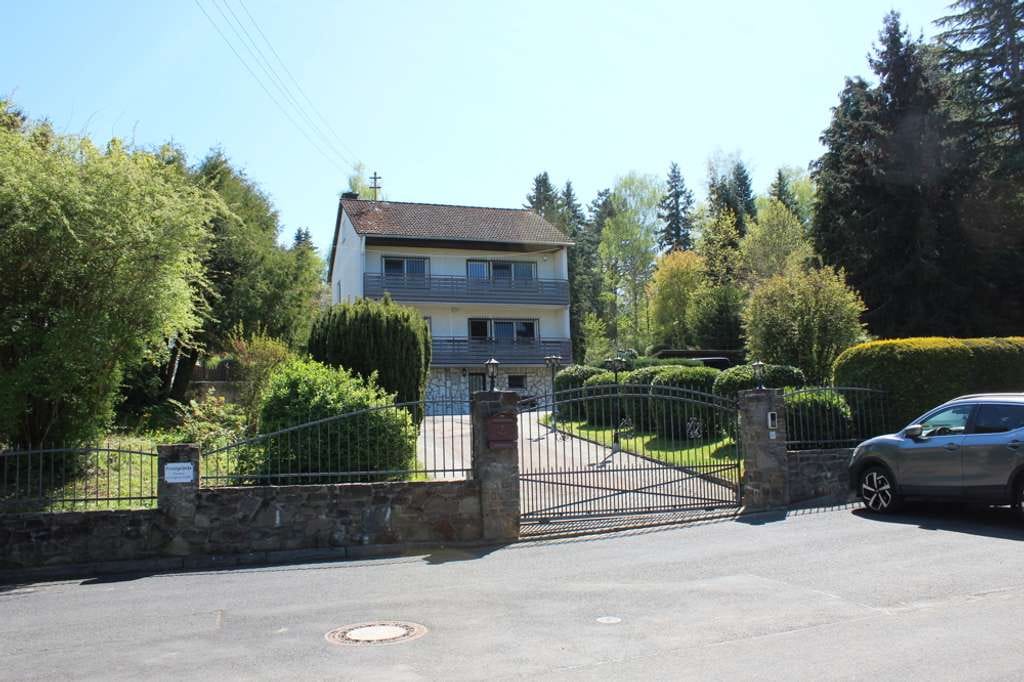 Immobilie in Hahnstätten - Einfamilienhaus mit Park - Bild 0