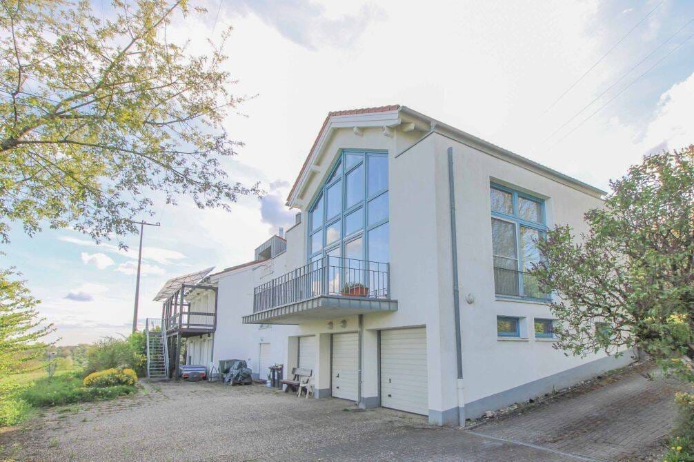 Immobilie in Mandelbachtal - NR. 1791: Architektenhaus mit sehr großem Grundstück in umwerfender Wohnlage - Bild 1