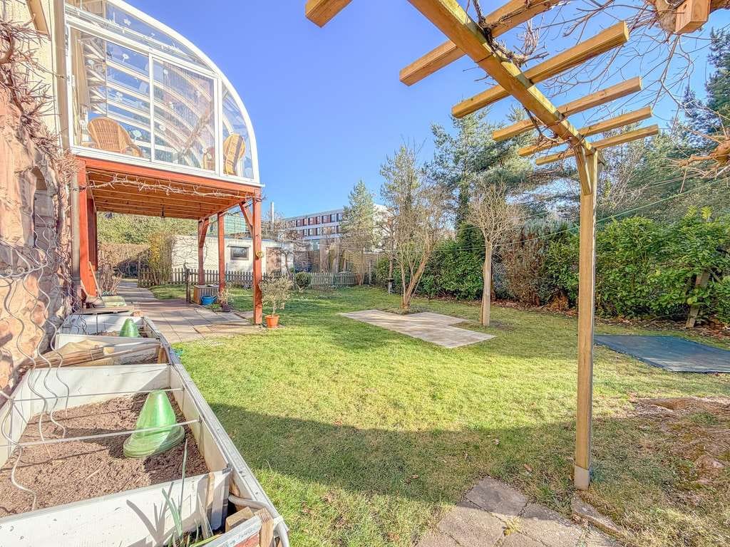 Immobilie in Schmalkalden - Großzügiges modernisiertes Zweifamilienhaus mit vielen Möglichkeiten und sonnigem Garten - Bild 4