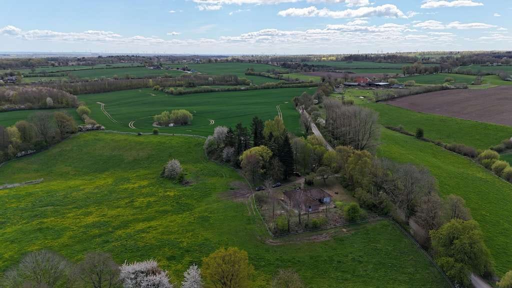 Immobilie in Harmsdorf - Resthof in Alleinlage mit unverbaubarem Fernblick - Bild 1