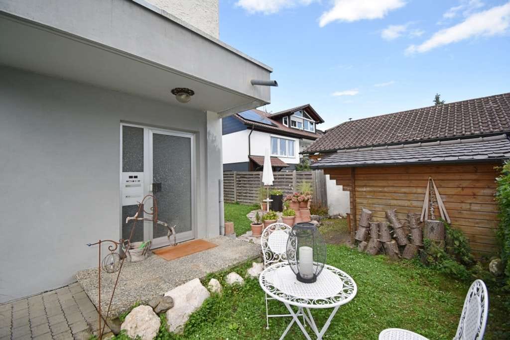Immobilie in Allensbach - Großzügige Doppelhaushälfte mit Garten in ruhiger und See naher Lage von Allensbach - Bild 3