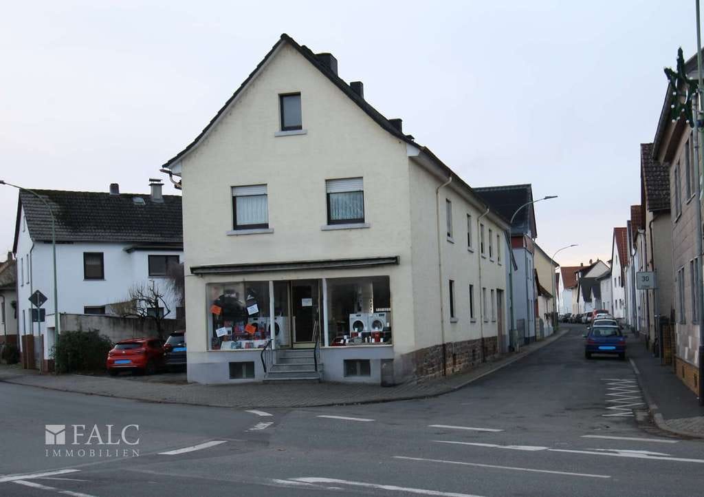 Immobilie in Friedberg (Hessen) - Investoren aufgepasst! - Mehrfamilienhaus mit Gewerbeeinheit in guter Lage - Bild 1