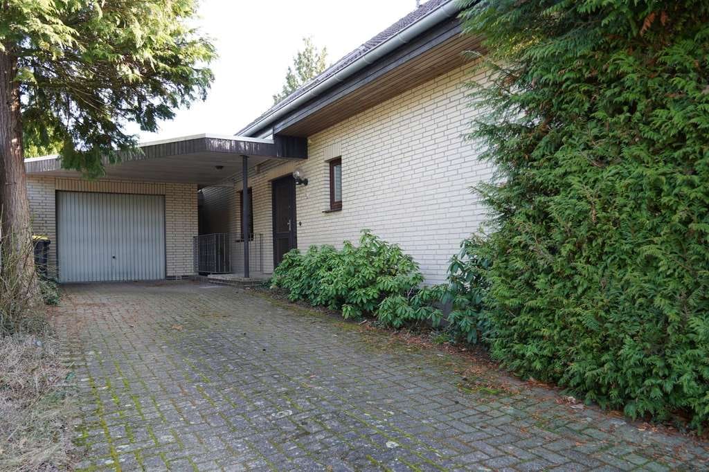 Immobilie in Burgdorf - * Gehobener Wohnkomfort in Burgdorf/Weststadt * - großzügiges EFH mit 2 Terrassen u. Garage - Bild 2
