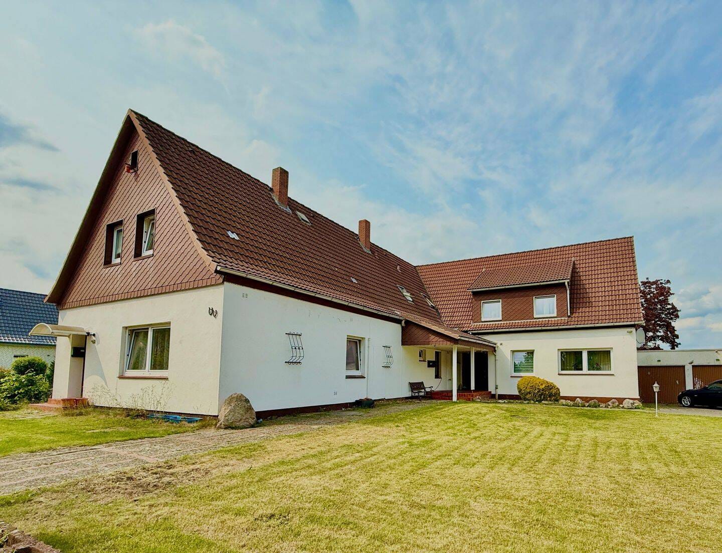 Immobilie in Bremerhaven - großzügiges Mehrfamilienhaus  mit unendlichem Potenzial - Bild 0