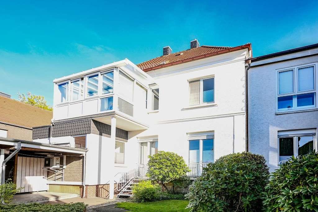 Immobilie in Melle - Saniertes Mehrfamilienhaus auf schönem Grundstück in Melle-Riemsloh! - Bild 2