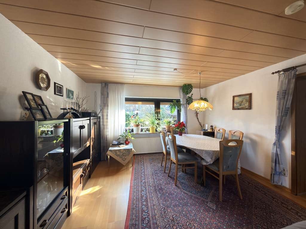 Immobilie in Wilnsdorf - Familienfreundliches Einfamilienhaus mit Garten und 3 Balkonen in Wilnsdorf - Bild 3
