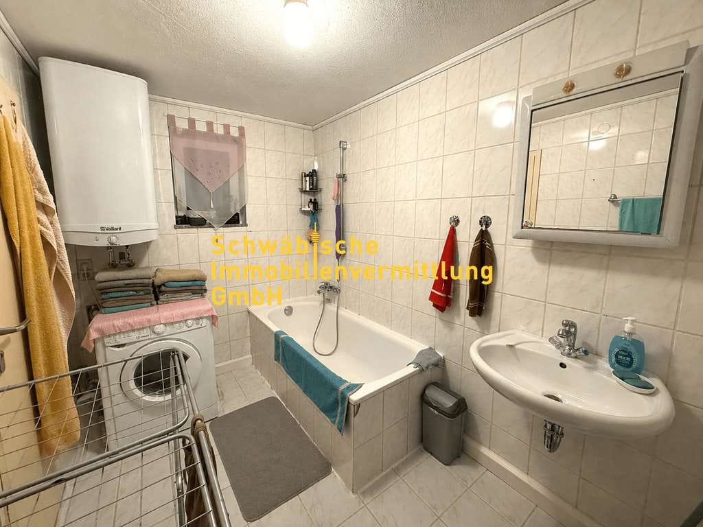 Immobilie in Magstadt - Schöne & helle 3-Zi.-Whg., gepflegt, Wärmedämmung, Stellplatz, Selbstnutzung möglich, *Wertstabil* - Bild 2