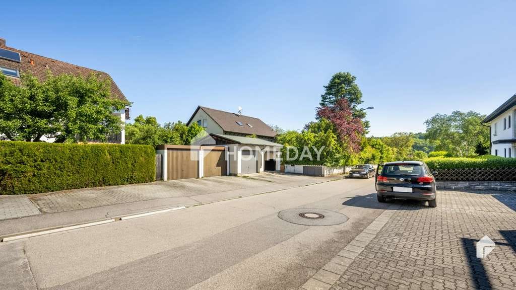 Immobilie in Sinzing - Schöne 2-Zimmer-DG-Wohnung mit Balkon und Stellplatz in sehr guter Lage
 - Bild 3