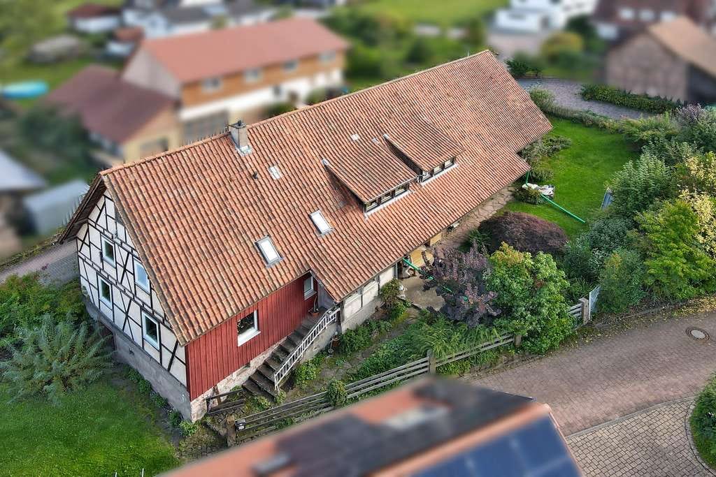 Immobilie in Straubenhardt - Charmantes Fachwerkhaus mit Ausbaupotenzial - Platz für Familie, Ideen und Handwerksfreude - Bild 1
