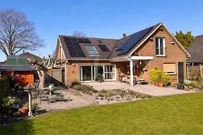 Immobilie in Kutenholz - MODERNISIERT - ZWEI EINHEITEN, DACHTERRASSE, PV - Bild 1