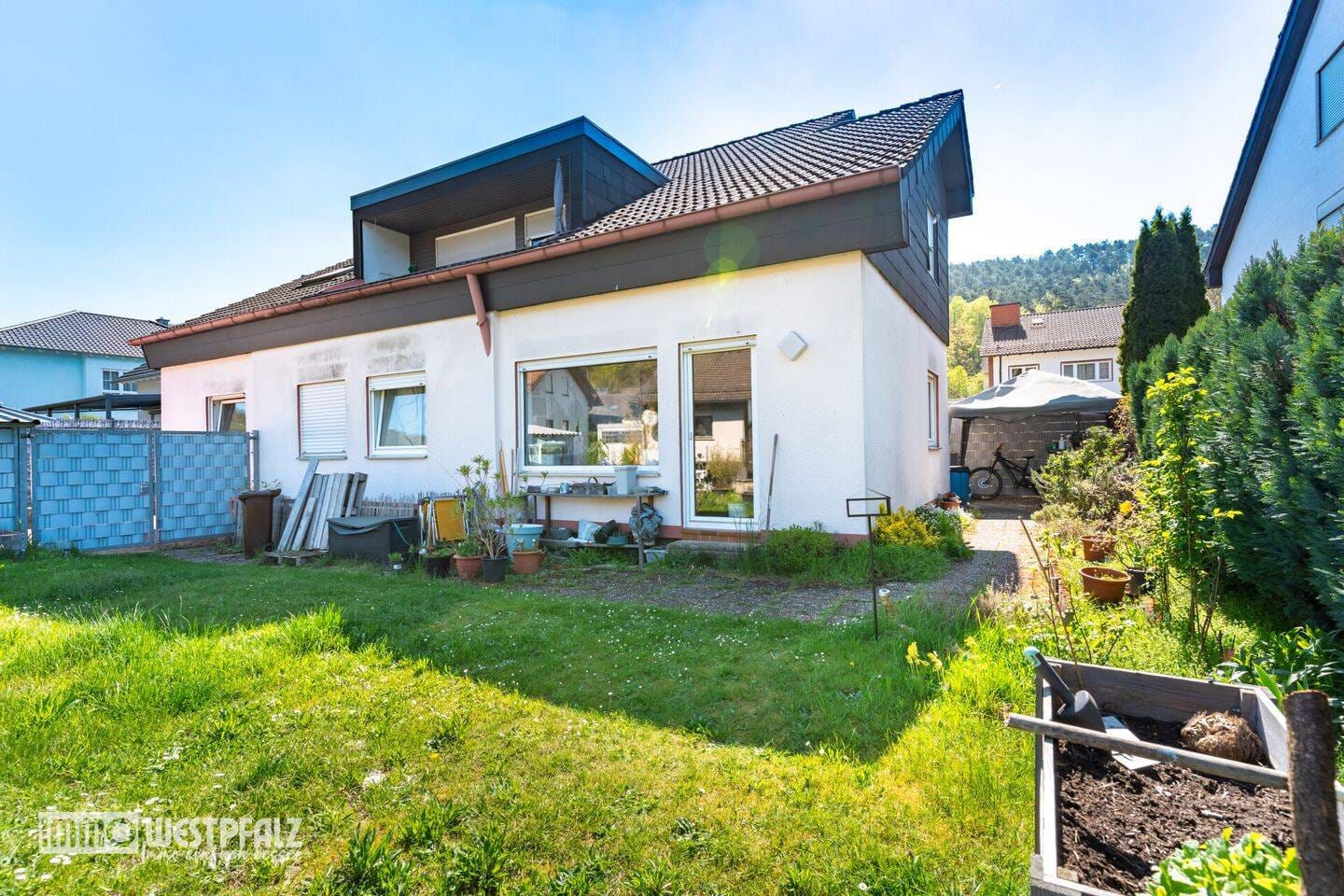 Immobilie in Dahn - Großzügige helle 4-ZKB-EG-Wohnung mit Garten, Terrasse & Garage in Dahn - Bild 3