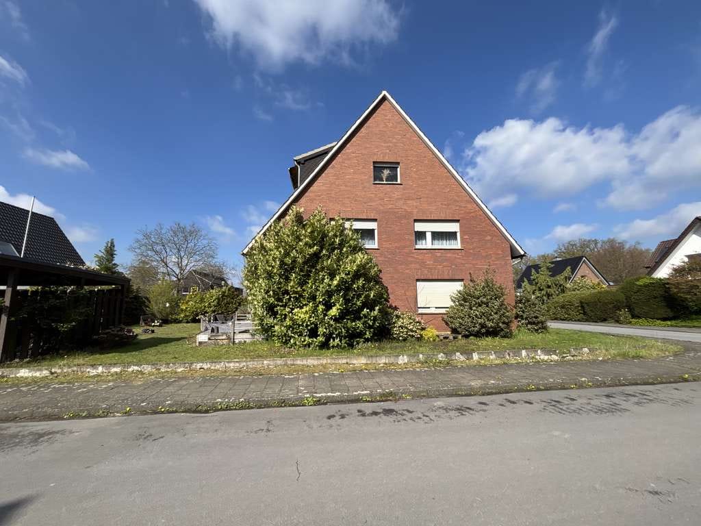 Immobilie in Harsewinkel - Tolles Zweifamilienhaus in guter Lage von Harsewinkel-Marienfeld - Bild 2