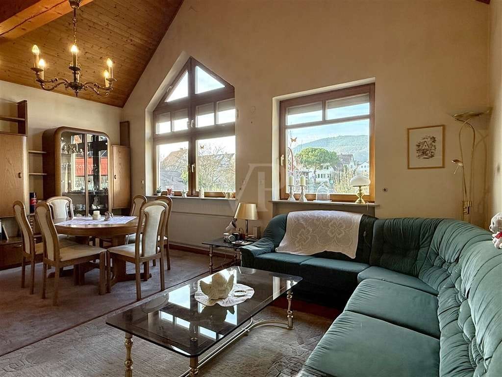 Immobilie in Rhodt unter Rietburg - Zwei Häuser, verbunden durch einen Steg – Einfamilienhaus mit Loggia und Aussicht - Bild 4