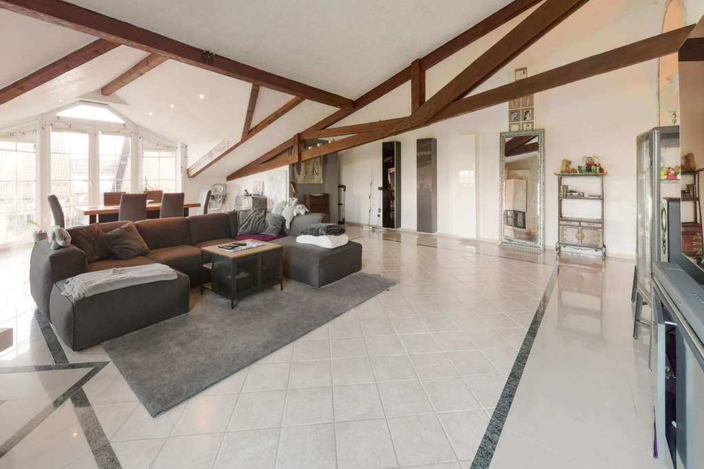 Immobilie in Bedburg - Wohngefühl wie im eigenen Haus – Architektonisch besondere ETW mit Kamin, Garten & 2 Balkonen - Bild 0