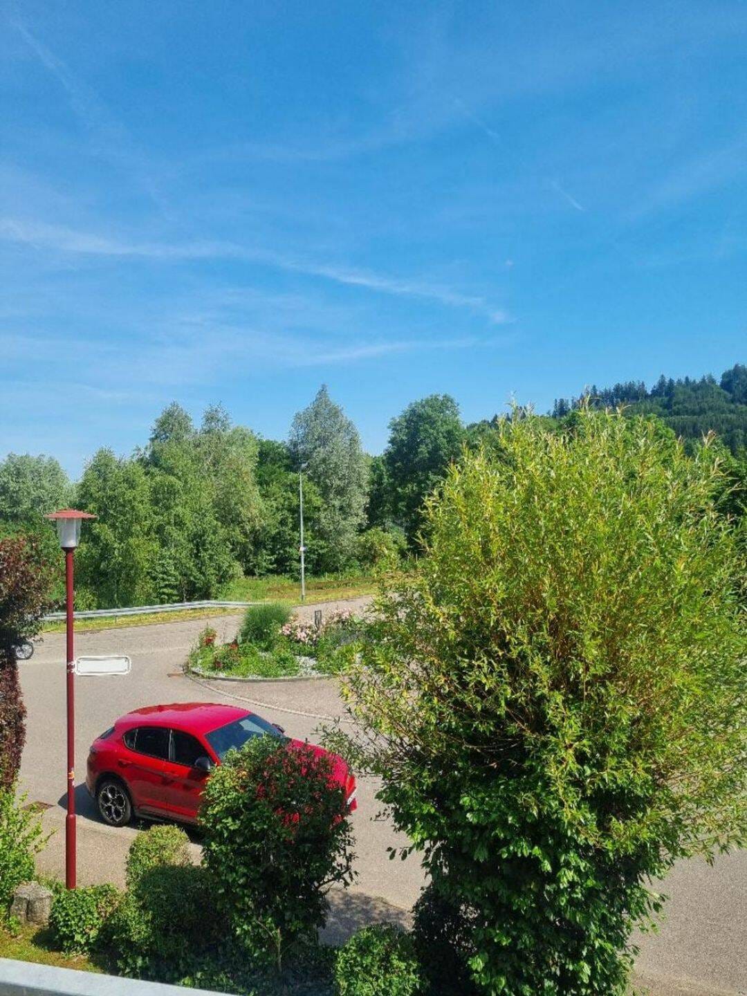 Immobilie in Fichtenberg - Wunderschöne, helle Wohnung mit großem Balkon, Einbauküche, Tiefgarage, Stellplatz - Bild 4