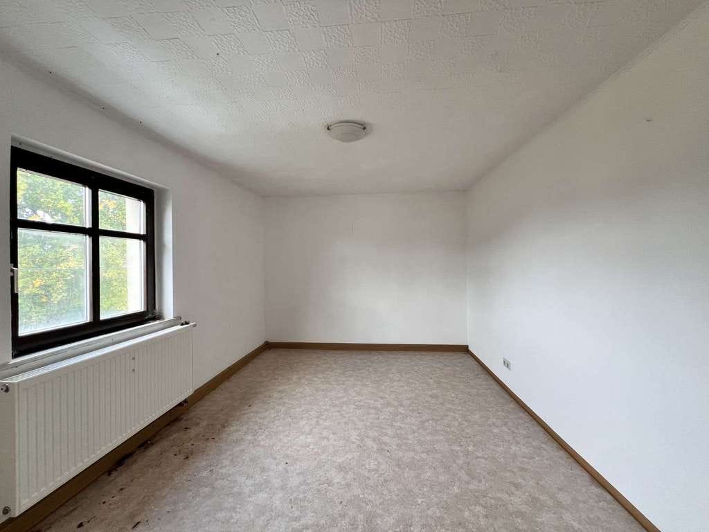 Immobilie in Lichtenau - Attraktive Bestandsimmobilie mit fünf Wohneinheiten und Ausbaureserven - Bild 3