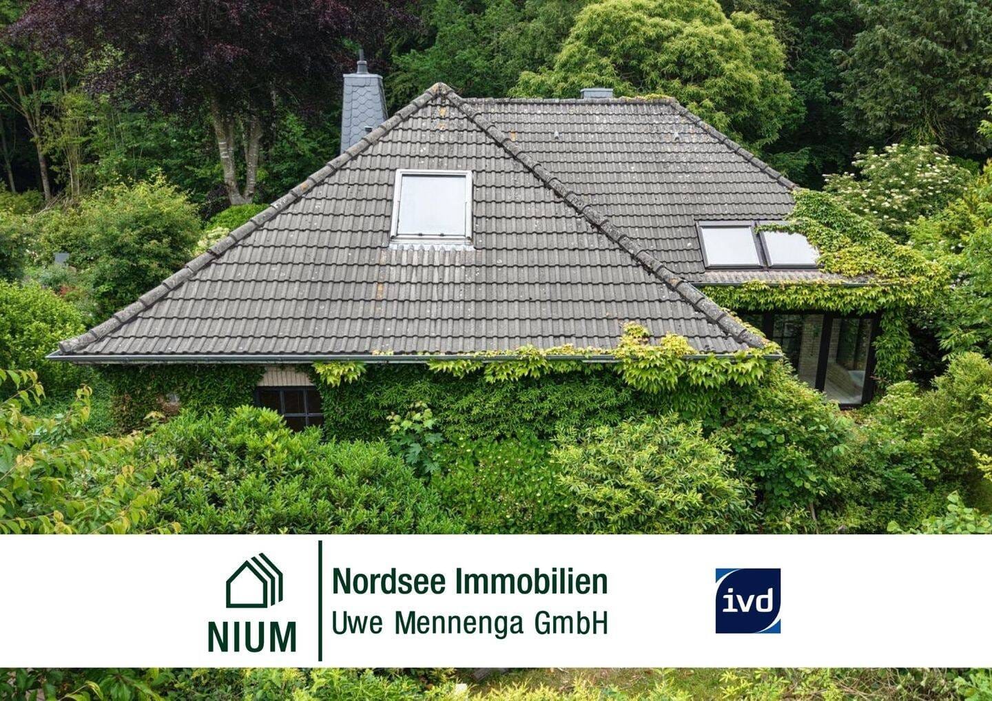 Immobilie in Hage - Viel Platz in bester Wohnlage: Großzügiger Bungalow mit Option Einliegerwohnung und idyllischer Waldnähe - Bild 0