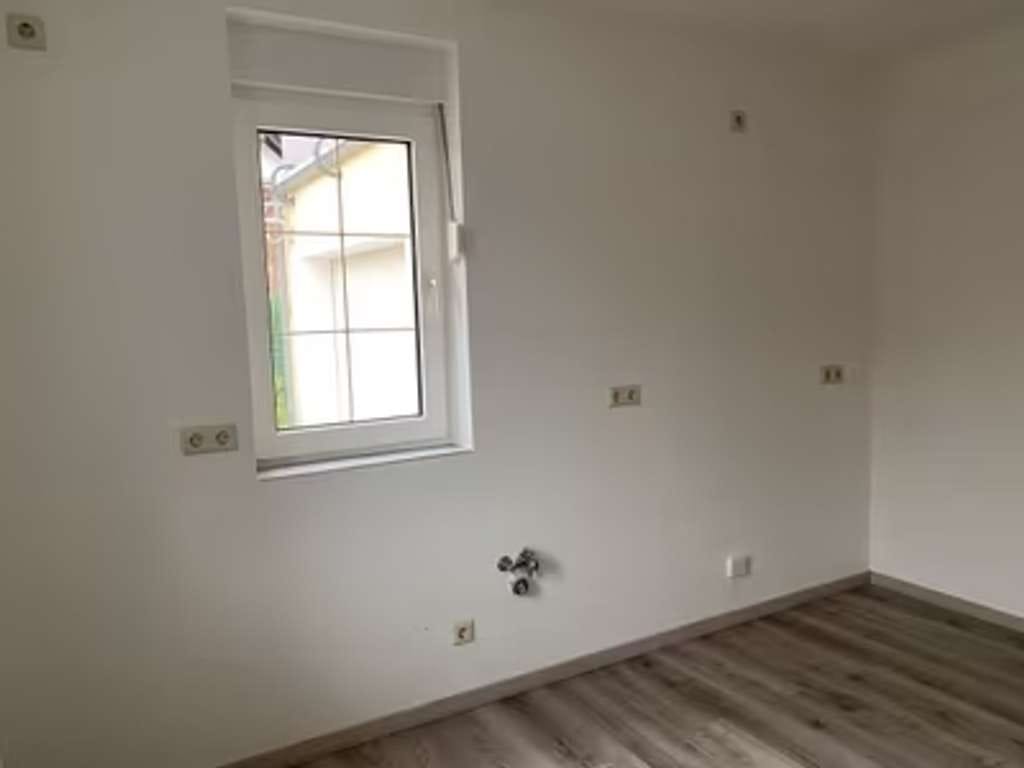 Immobilie in Priestewitz - Doppelhaushälfte mit Garten und Garage in Priestewitz zu verkaufen - Bild 1