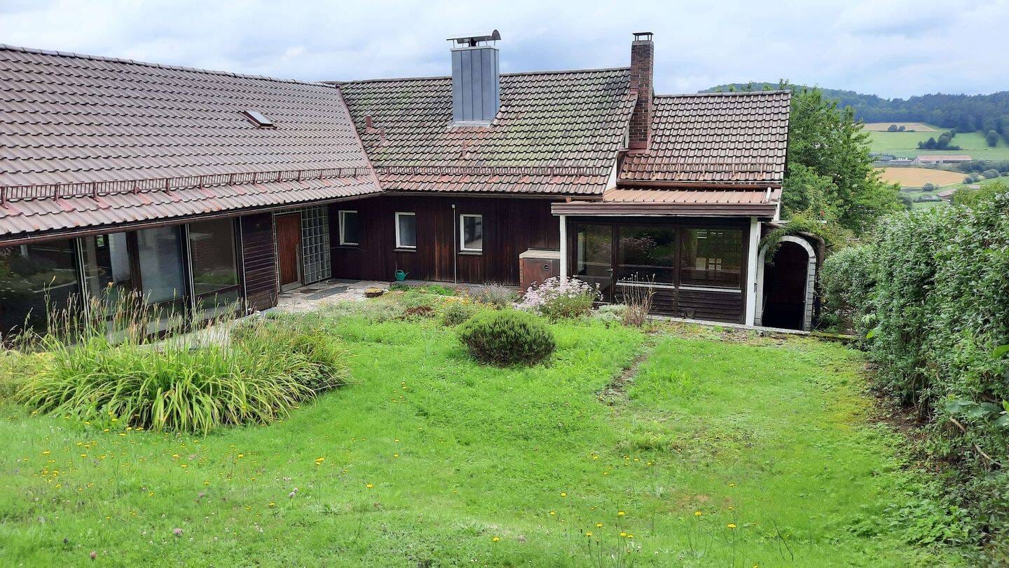 Immobilie in Freyung - Toplage! Bungalow mit Einliegerwohnung, 275 m² Wohnfläche für nur € 265.000,-- - Bild 3
