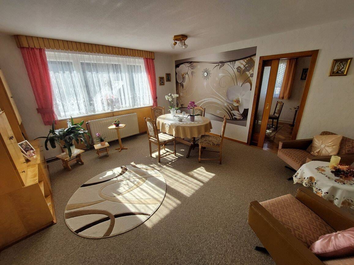 Immobilie in Neuhaus am Rennweg - Gepflegtes Einfamilienhaus - Bild 1