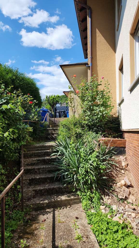 Immobilie in Eppstein - Freistehendes 4-Familienhaus mit sonnigem Garten und vieles mehr - Bild 4