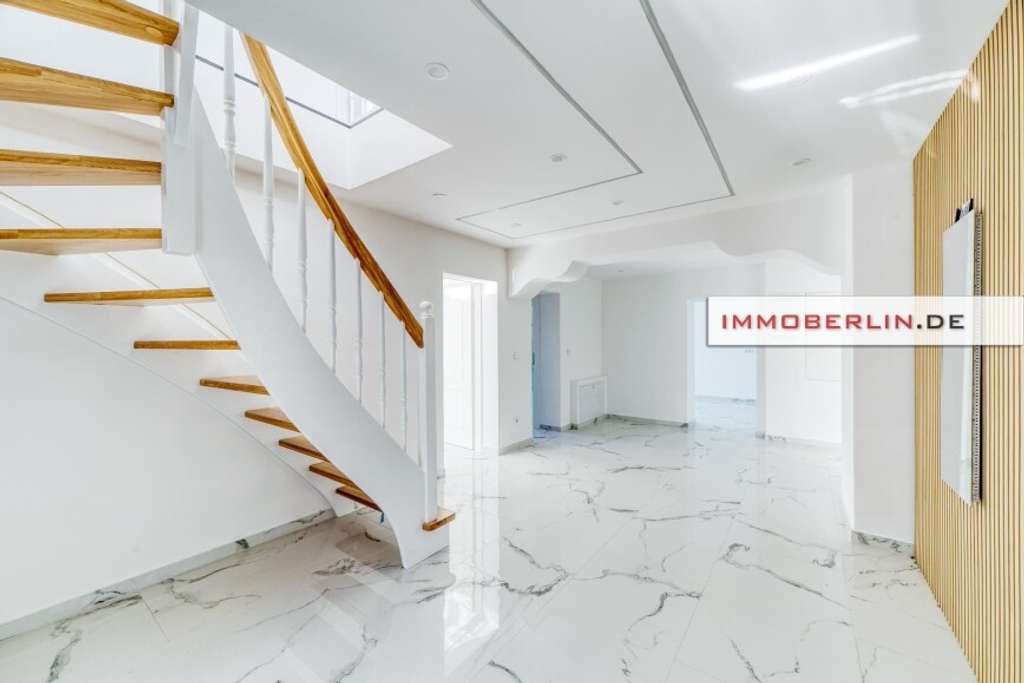 Immobilie in Schorfheide - IMMOBERLIN.DE - Für den Ersteinzug nach Sanierung! Attraktives Haus mit Südgarten & Garage - Bild 2