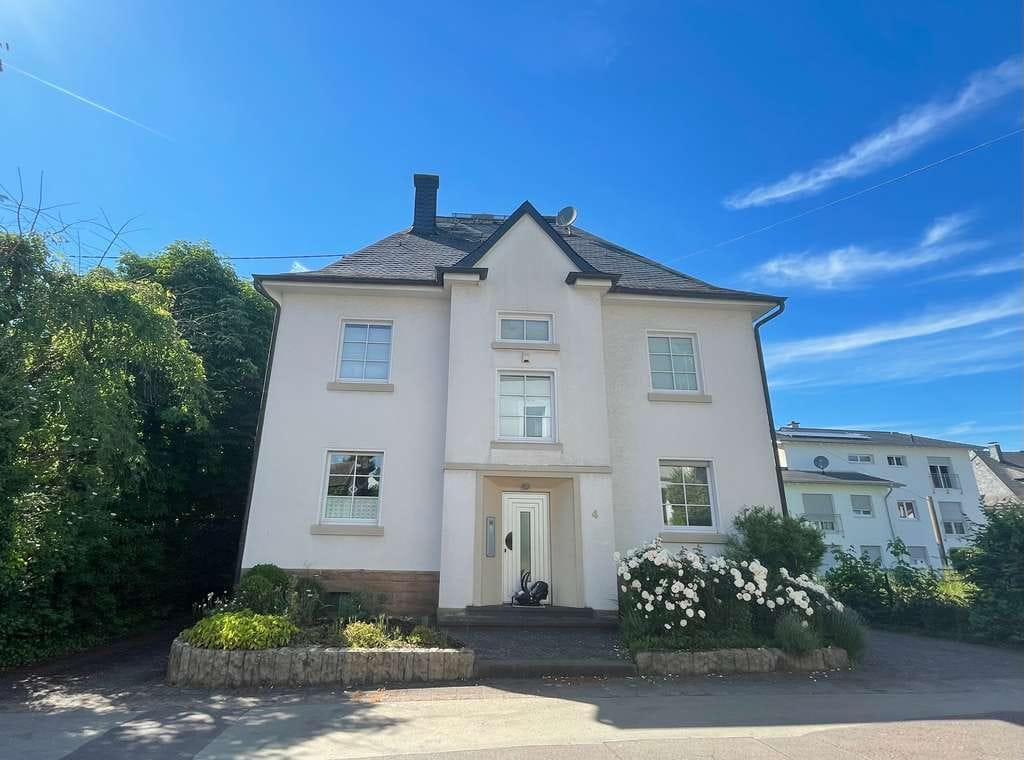 Immobilie in Saarburg - Freistehende Familienvilla mit Burgblick  - Bild 0