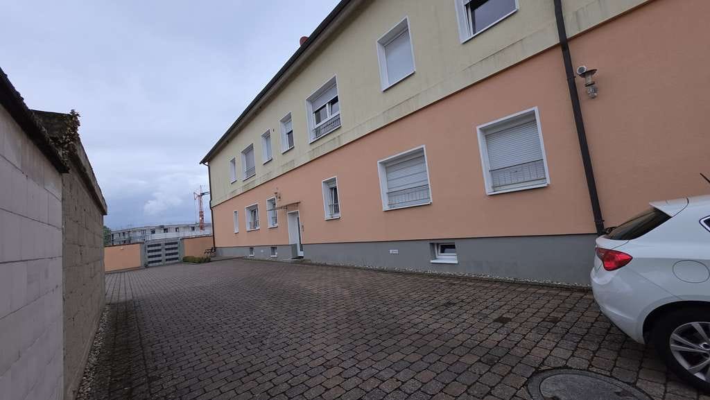 Immobilie in Rülzheim - Eine ansprechende Kapitalanlage bietet Ihnen dieses 2009 Grundsanierte 7-Familienhaus in 2. Baureihe - Bild 2