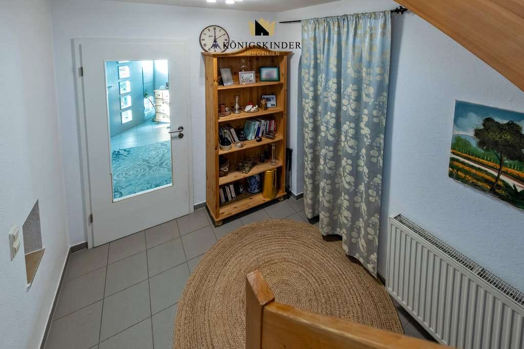 Immobilie in Fichtenberg - Liebenswerte und großzügige DHH mit schöner Aussicht in ruhiger Wohnlage von Fichtenberg! - Bild 3