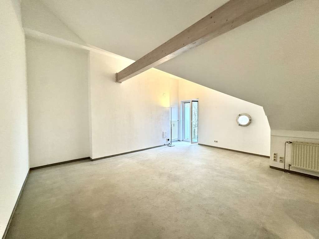 Immobilie in Pliening - Solide 1 Zimmer Wohnung mit Balkon und Einbauküche - Bild 4