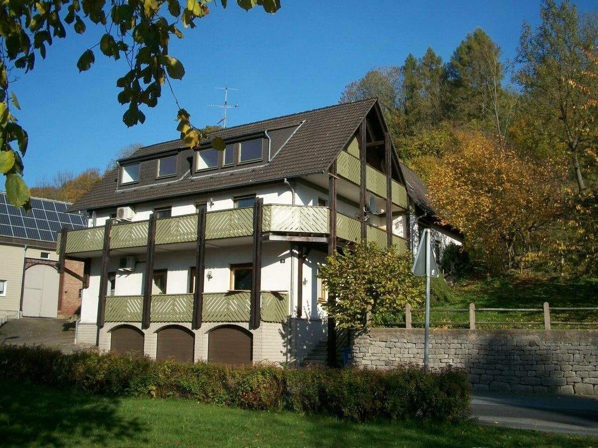 Immobilie in Höxter - **Attraktives Mehrfamilienhaus mit drei hochwertigen Wohnungen - ideale Kapitalanlage** - Bild 0