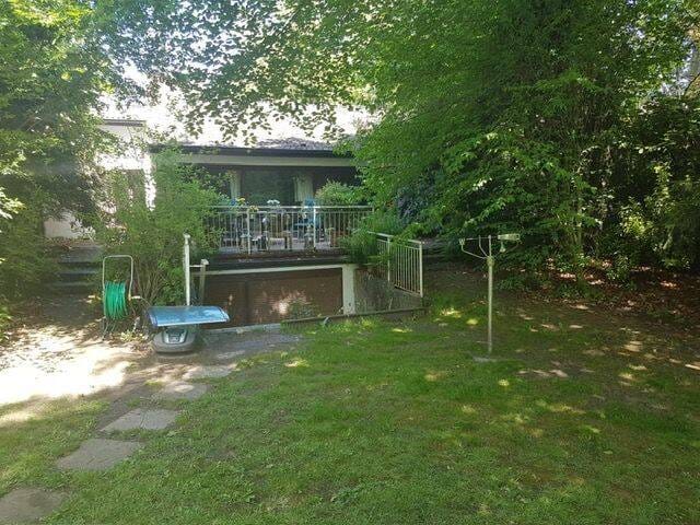 Immobilie in Norderstedt - Der Traum für Naturliebhaber-  Haus mit großem Naturgrundstück und Badeteich in ruhiger Lage von Norderstedt 649.000,- € VB - Bild 0