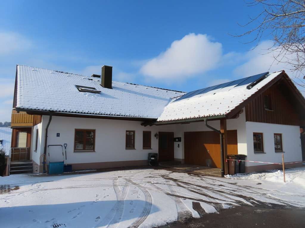 Immobilie in Obergünzburg - Zweifamilienhaus mit ELW in sonniger Wohnlage mit Bergblick! - Bild 1