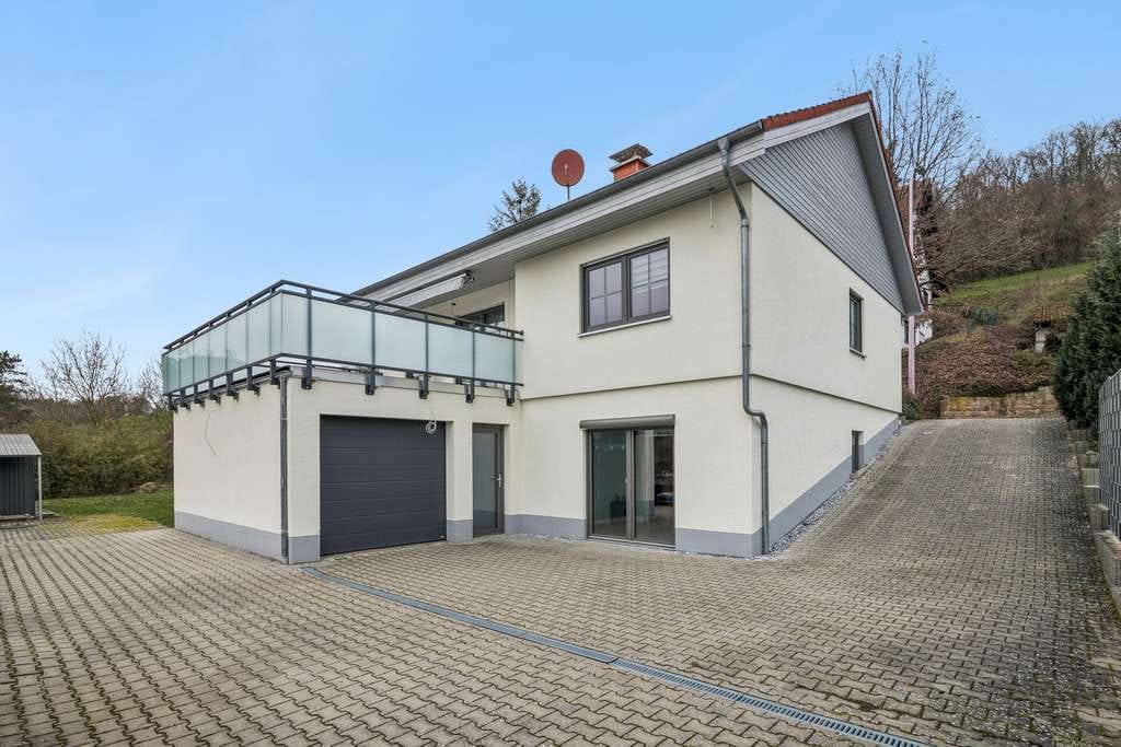 Immobilie in Niederstaufenbach - Charmantes Einfamilienhaus mit großem Grundstück und Möglichkeit zur Einliegerwohnung - Bild 0