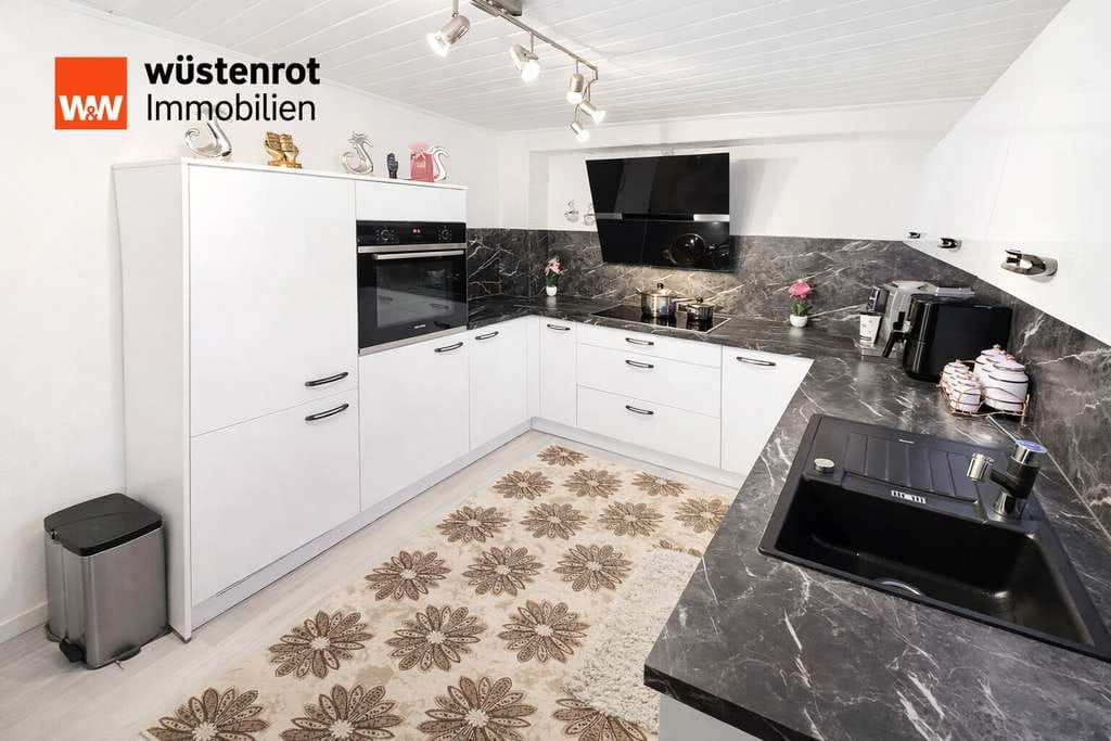 Immobilie in Gelnhausen - Röther Häuschen mit Klasse & Niveau! 8-ZKB Stadthaus, ca. 214 m² WFL Garage, Wintergarten und EBK! - Bild 2