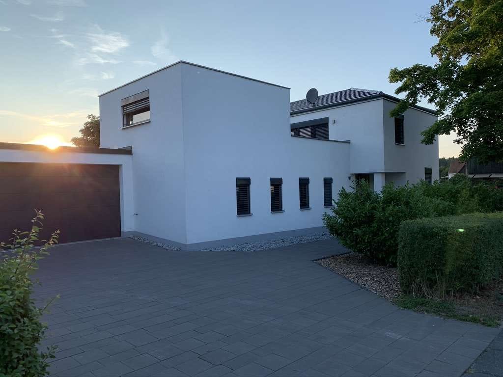 Immobilie in Weisendorf - Exklusives Einfamilienhaus direkt am See - Bild 0