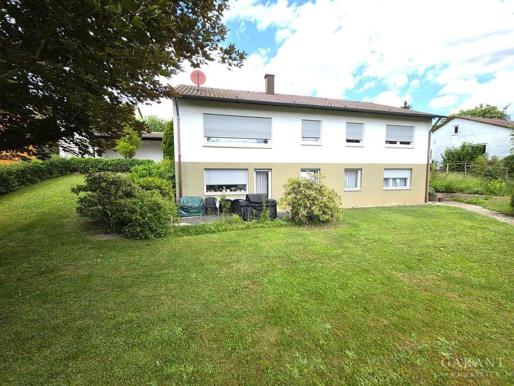 Immobilie in Maulbronn - Freistehendes Einfamilienhaus mit Einliegerwohnung - ruhig, zentral und familienfreundlich - Bild 0