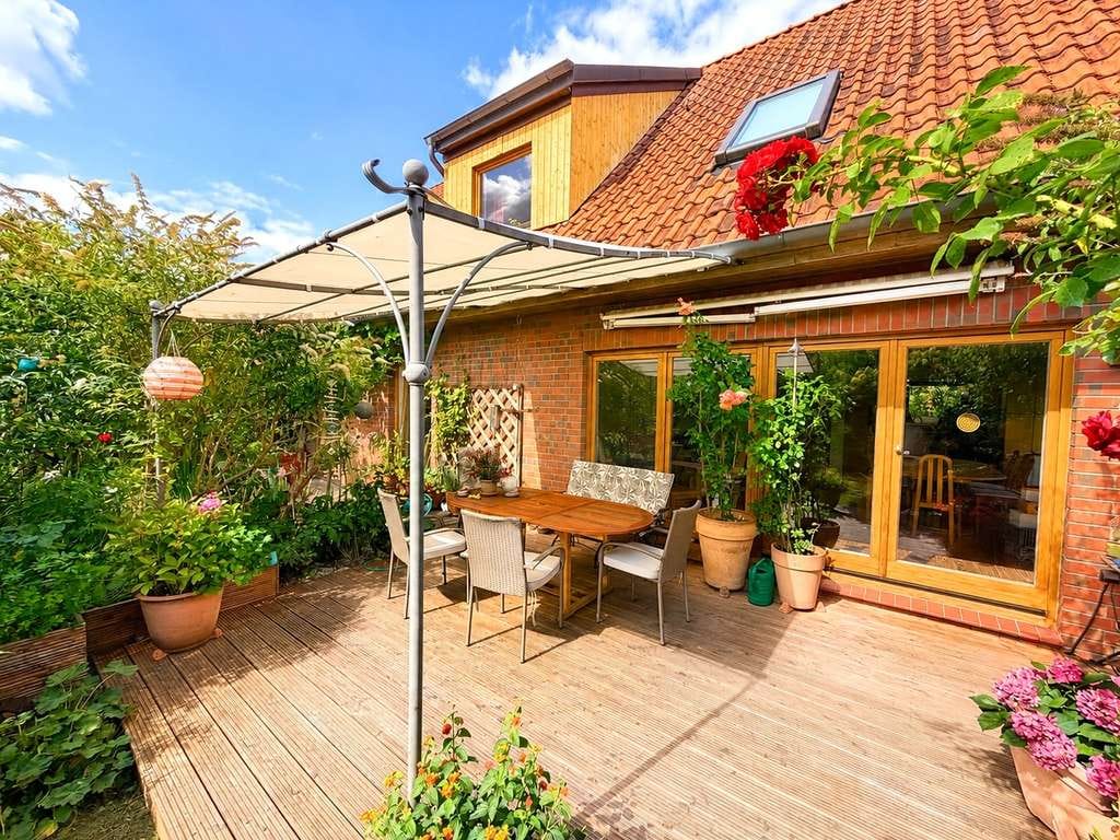Immobilie in Klempau - Einfamilienhaus auf Eigenland mit separater Praxis - 182,94 qm Wohn- u. Praxisfläche in Krummesse - Bild 3