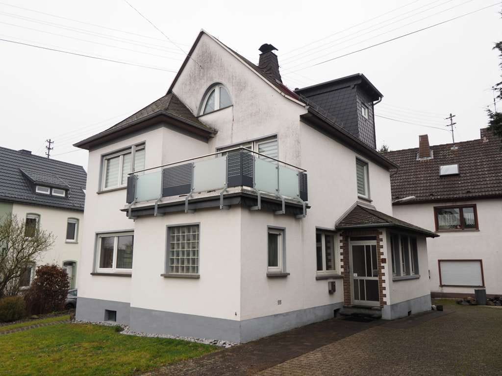 Immobilie in Wirscheid - Vielseitiges Wohnhaus mit gepflegtem Grundstück in ruhiger Lage von Wirscheid - Bild 0