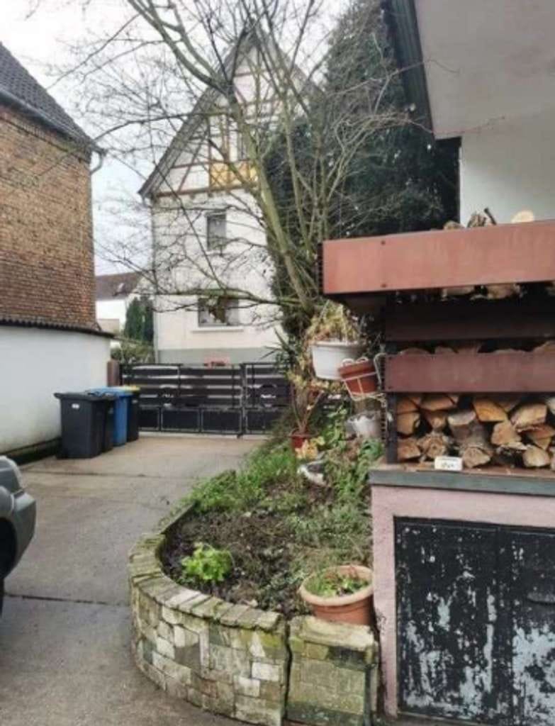 Immobilie in Friedberg (Hessen) - Geräumiges, preiswertes 7-Zimmer-Mehrfamilienhaus in Friedberg Friedberg (Hessen) - Bild 3