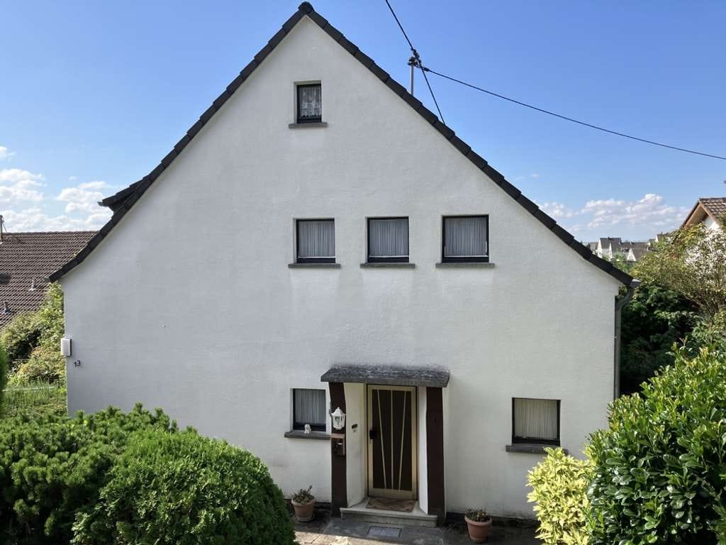 Immobilie in Neuwied - Neuwied-Feldkirchen: Einfamilienhaus mit spektakulärem Fernblick über das Rheintal! - Bild 2