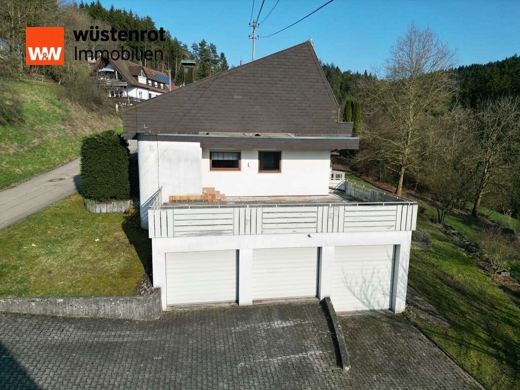 Immobilie in Sulzbach-Laufen - Imposantes Wohnhaus mit Einliegerwohnung in sonniger Lage 
- Fantastisch viel Raum zum Leben! - Bild 3